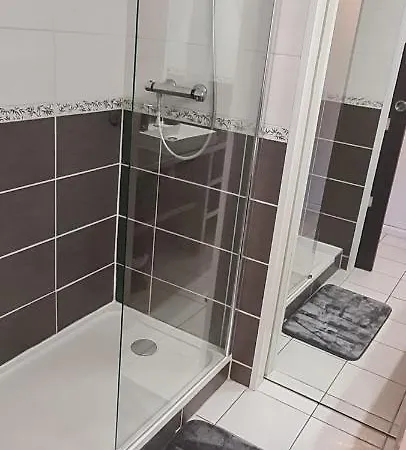 Climatise Vue A 100m Du Mole