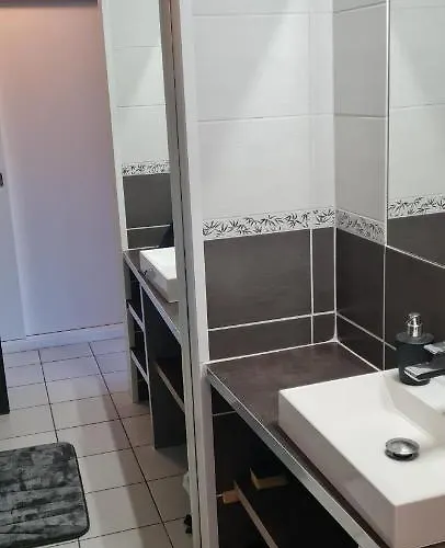 Climatise Vue A 100m Du Mole * アグド